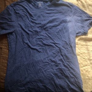 blue short sleeve shirt
